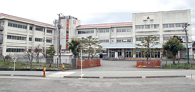 山辺町立相模小学校写真