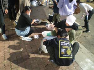 全校縦割り芋煮会④