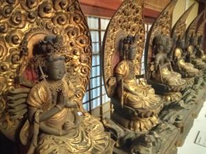 六観音菩薩坐像