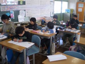 縦割り書き初め会①