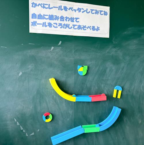 ４
